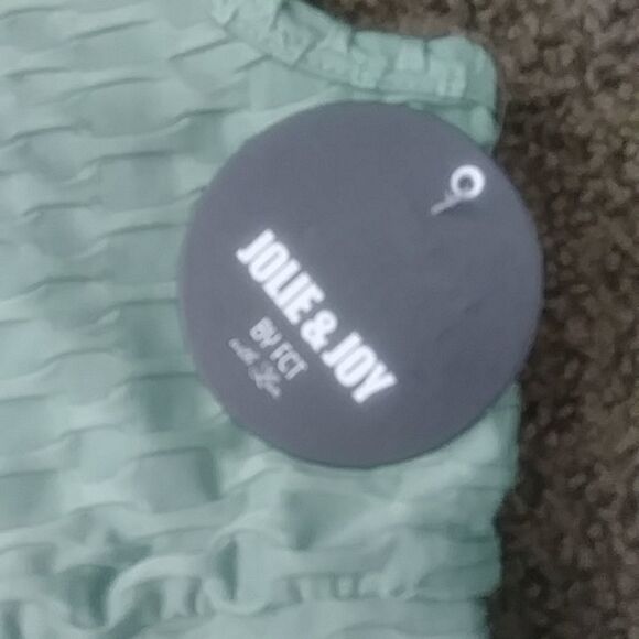 Jolie and joy fitness top - Picture 3 of 3